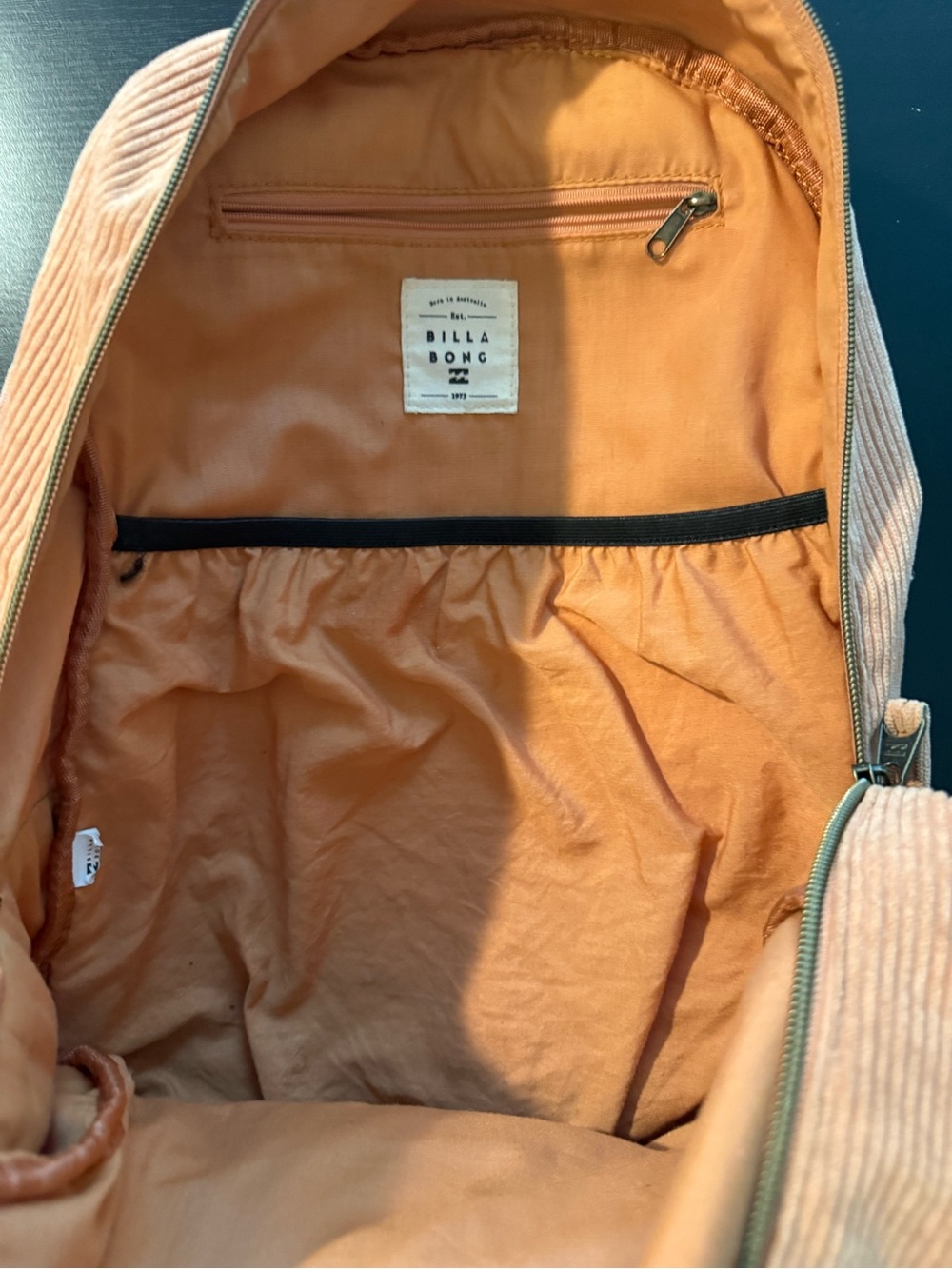 BILLABONG orange corduroy backpack. EUC. Lined inside with lightly padded sleeve - Picture 4 of 6